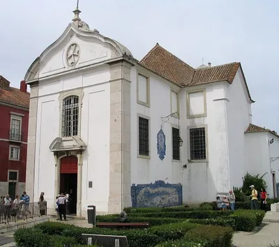 Lisbon Fado Walking Tour, Dinner and Live Music Show