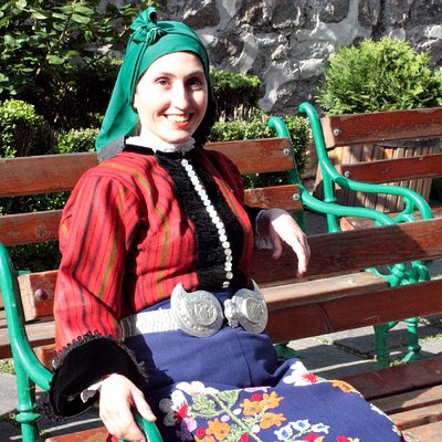 Learn to Dance Bulgarian Folklore