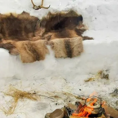 Evening tour: Sledding, mini skiing, lasso and reindeer hides