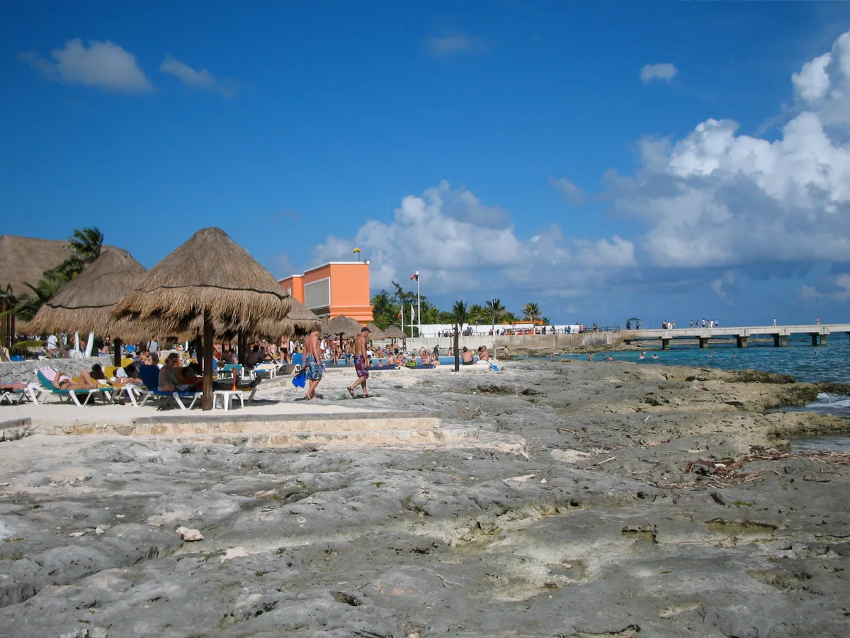 Costa Maya Full-Day Tour to Chacchoben Mayan City and Bacalar Lagoon with Certified Guide and Lunch