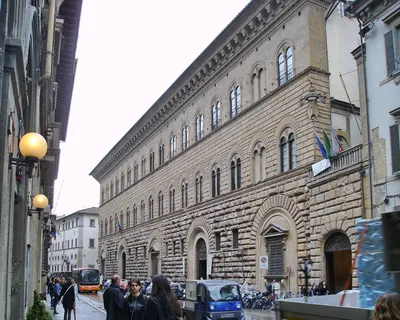Florence Small Group Electric Bike City Tour with Palazzo Medici Riccardi and Piazzale Michelangelo