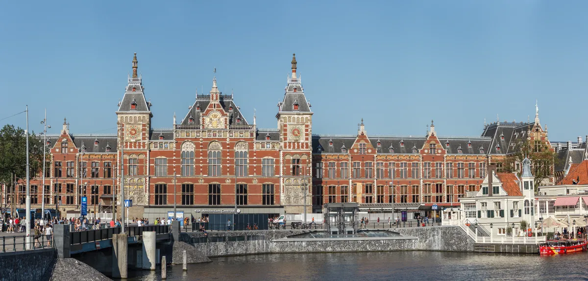 Amsterdam Small-Group 2.5-Hour Bike Tour With Optional Canal Cruise