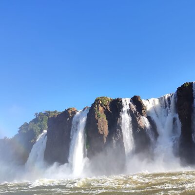Complete Adventure through Iguaçu Park, Bird Park and Boat Tour