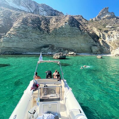 Boat Tour at Devil's Saddle: 4 Swim Stops, Snorkeling & Prosecco