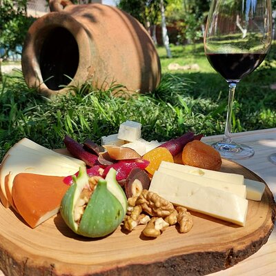 Kutaisi uncorked: Wine Tasting at a local Family Home