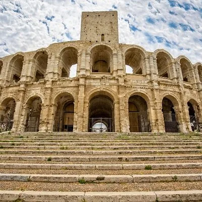 Historical Walking Tour of Ancient Arles with an APP