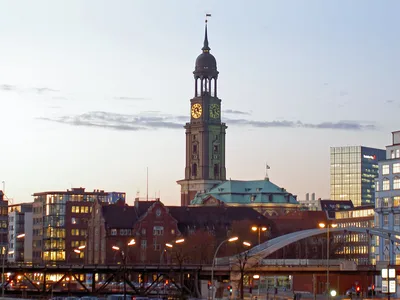 Hamburg City 3.5-Hour Guided Bike Tour