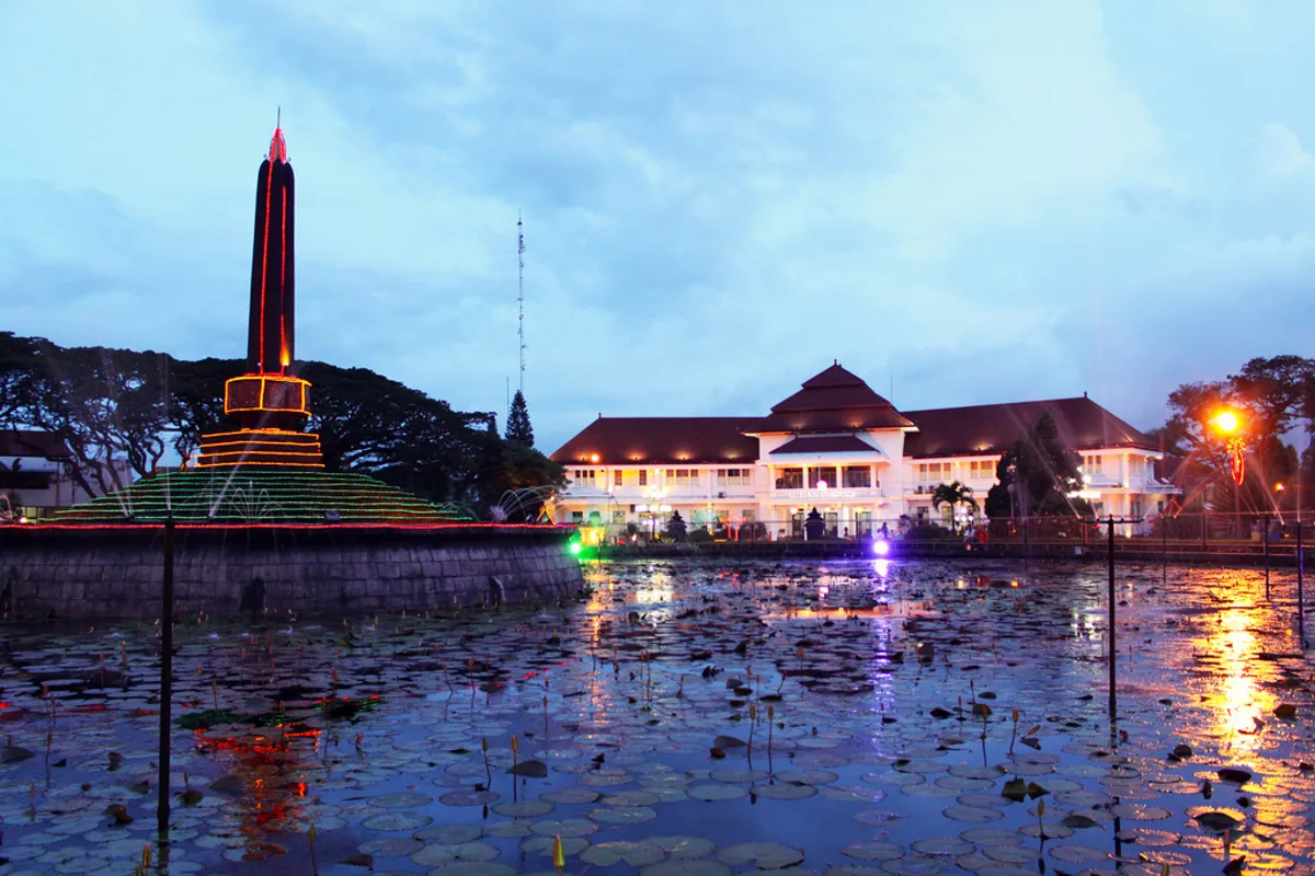 Bromo 1-Day Sunrise Tour from Malang Surabaya Visiting 7 Spots