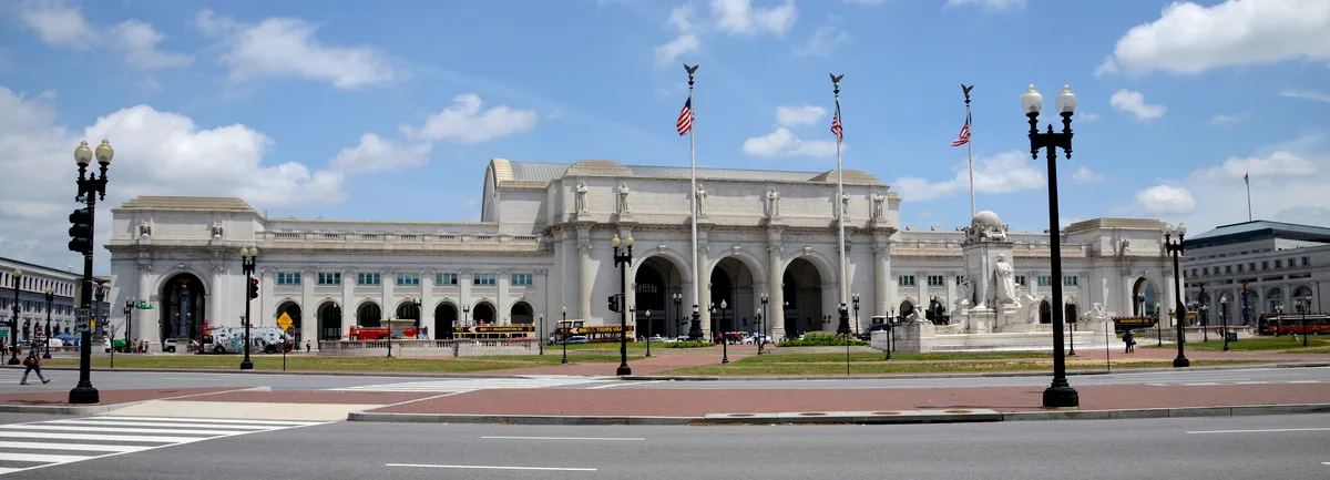 Washington DC Monuments by Moonlight Trolley Tour