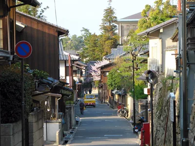Miyajima Historical Half-Day Walking Tour Including Itsukushima Shrine, Daishoin Temple and Senjokaku