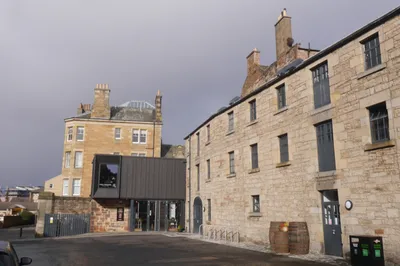 Holyrood Distillery Whisky and Gin Tour and Tasting in Edinburgh