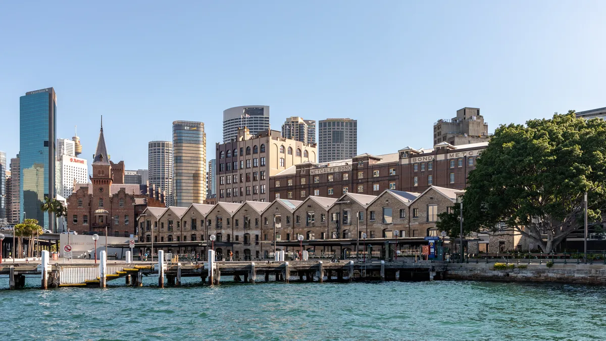 Sydney The Rocks Historical Pub Tour with 4 Drinks