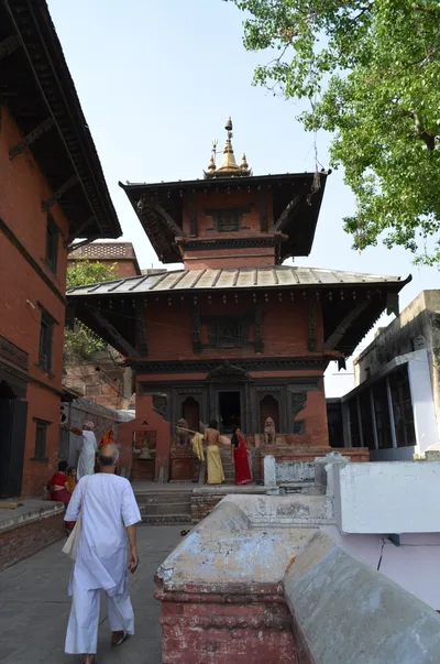 Varanasi 3-Hour Journey with Morning Boat Ride, Breakfast, Tea, and Evening Ganga Aarti VIP Seats