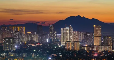 Hanoi Old Quarter Small-Group Street Food Walking Tour with Hoan Kiem Lake