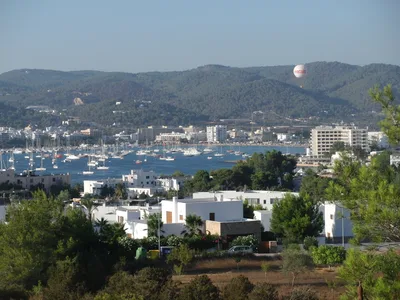 Ibiza Beach Snorkeling and Sea Cave Boat Tour with SUP