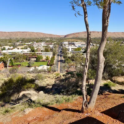 Ayers Rock Day Trip from Alice Springs Including BBQ Dinner and Uluru Guided Walks