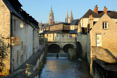 Omaha and Utah Beaches 9-Hour Cultural Tour from Bayeux