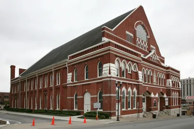 Nashville Evening Trolley Tour of Marathon Village, Ryman Auditorium & Music Row