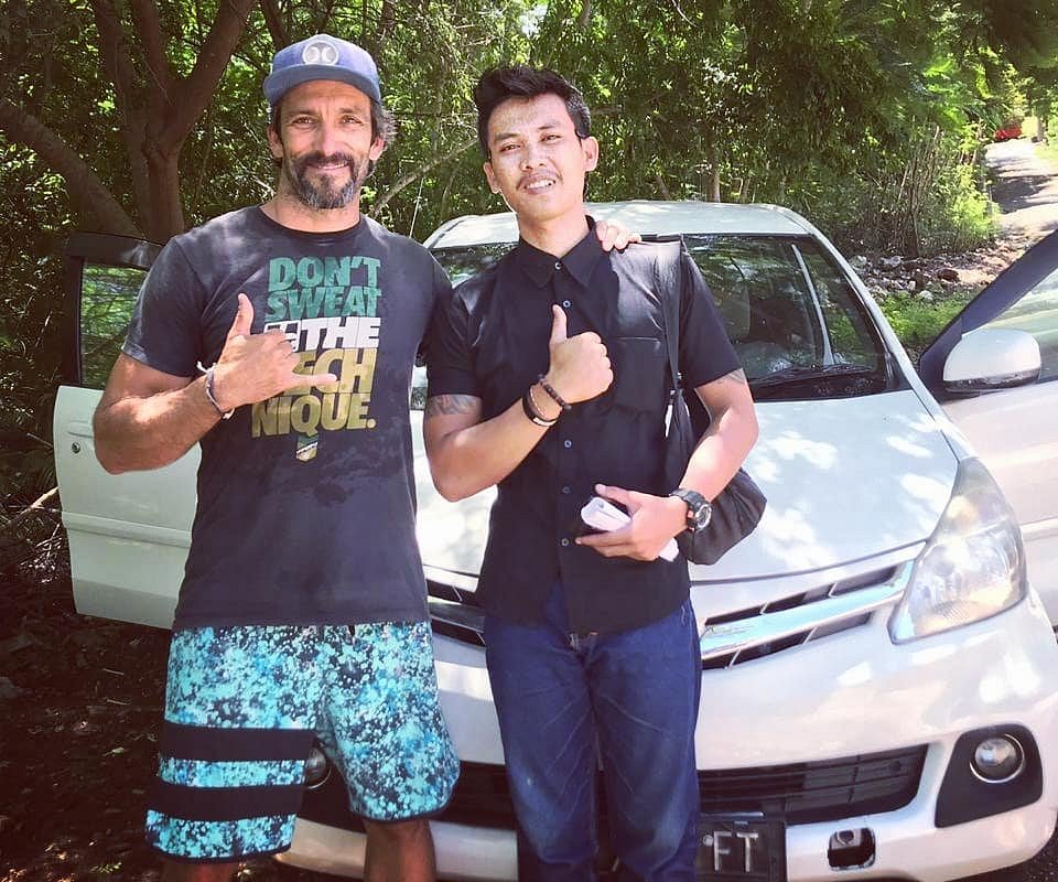 Arta Bali Tour Guide Transport Services