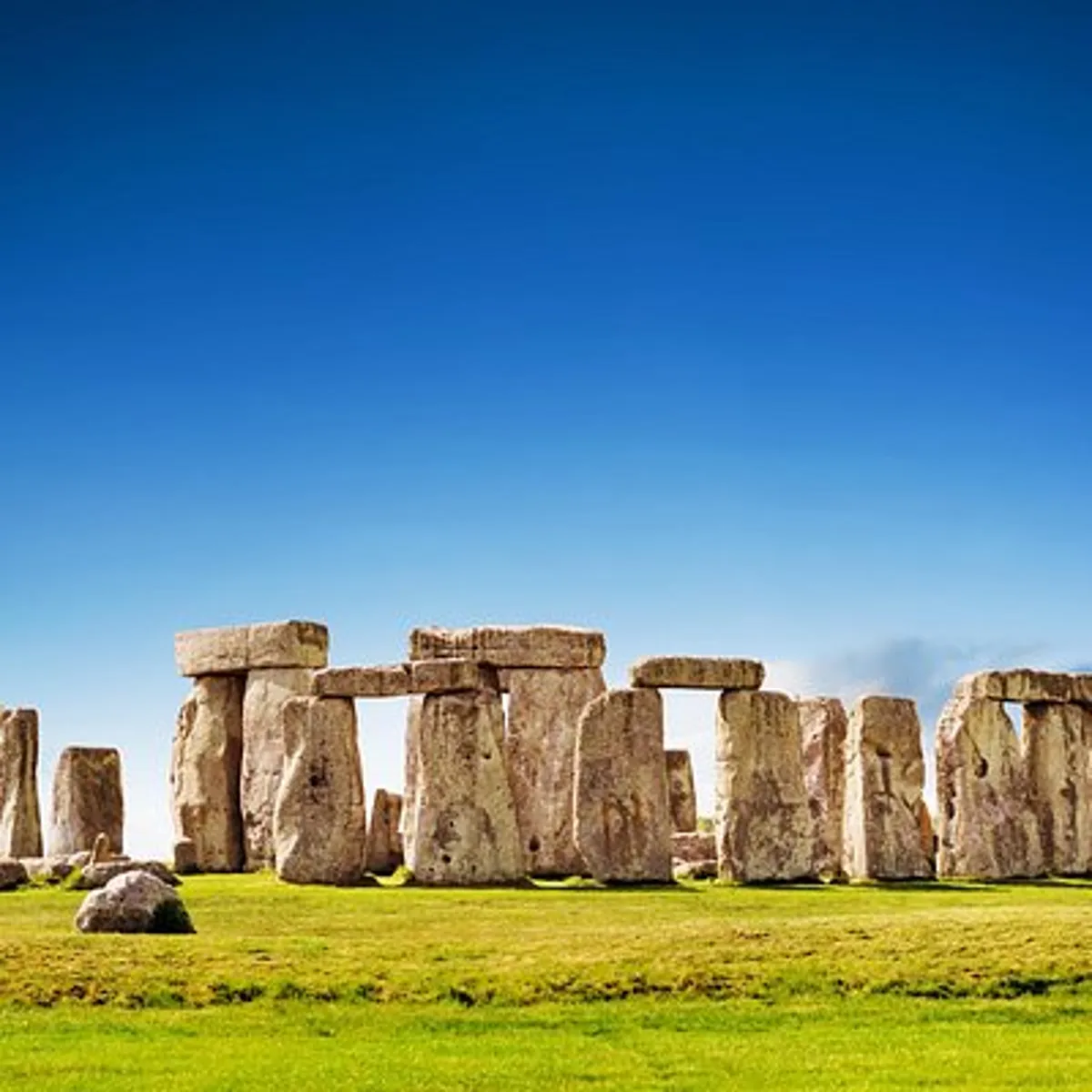Stonehenge Morning Half-Day Tour from London Including Admission