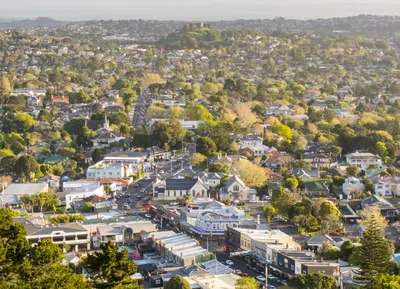 Auckland Highlights 3.5-Hour Small Group Electric Bike Tour
