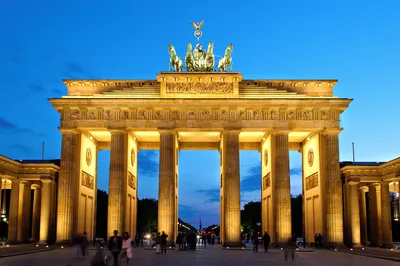 Berlin 2-Hour Walking Tour of Third Reich and Cold War Sites