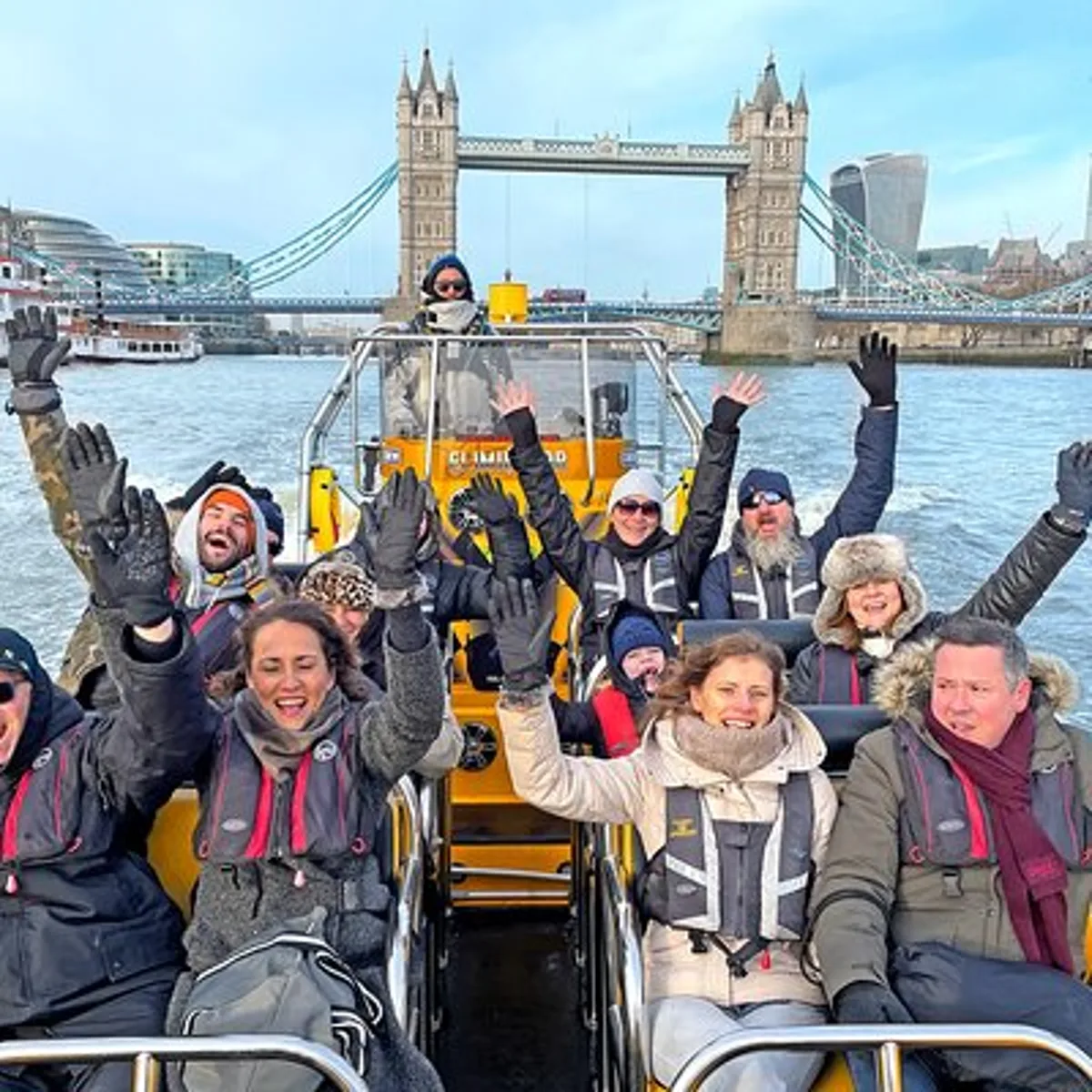 Speedboat Sightseeing: Embankment OR Westminster Pier -45 Minutes