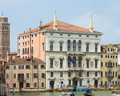 Venice Private Boat Tour of Grand Canal and Hidden Canals with Walk and Food