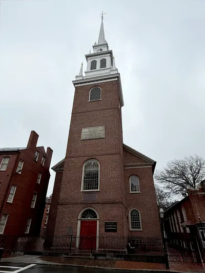 Boston Harbor 2-Hour Sunset Boat Cruise with Views of Fort Independence and Historic Landmarks