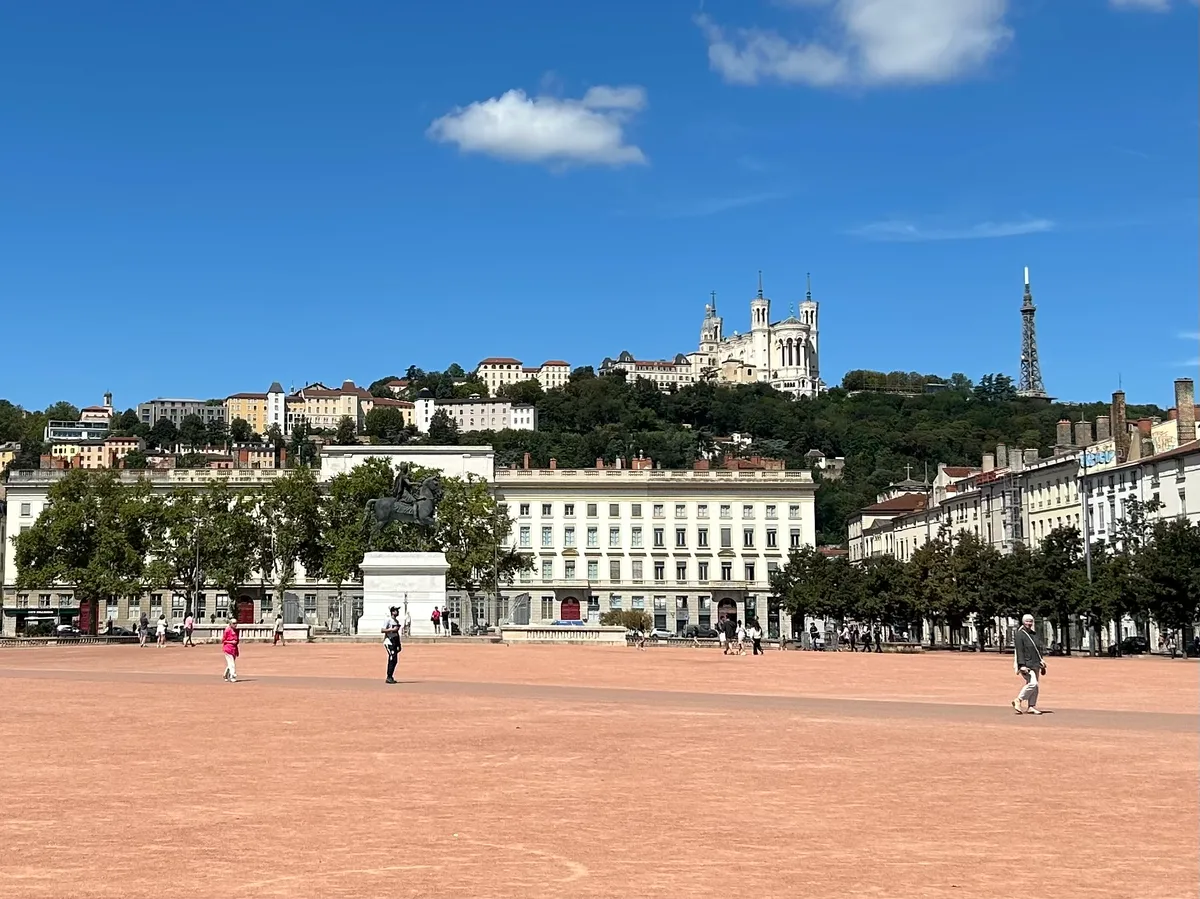 Lyon Pedicab Tour in an Unusual Way with Guide and Hotel Pickup - 2 to 3 Hours