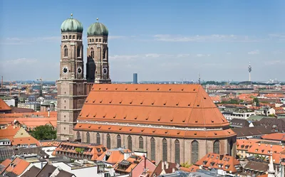 Munich City Walking Tour including Third Reich and Viktualienmarkt