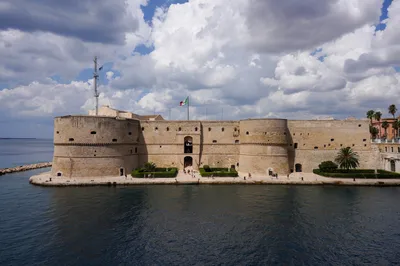 Private Tour of Taranto aboard an Ape Calessino