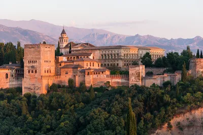 Alhambra 3-Hour Tour Including Nasrid Palaces and Generalife Gardens
