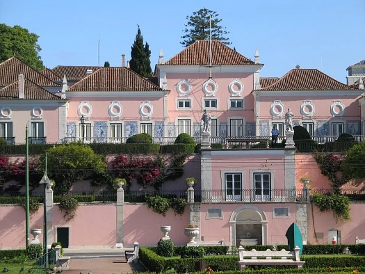 Sintra 9-Hour Small-Group Tour from Lisbon: Pena Palace, Cabo da Roca & Wine Tasting