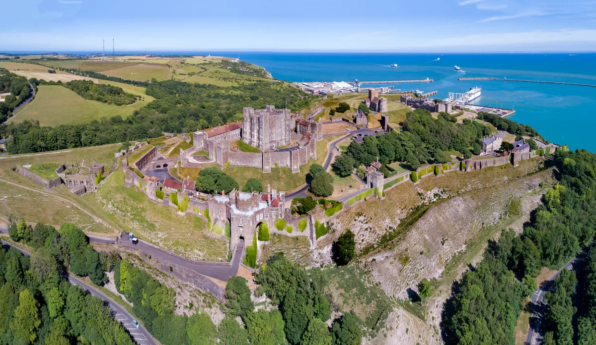 Canterbury Cathedral, Dover Castle & White Cliffs of Dover Guided Day Tour from London