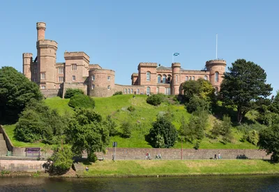 Loch Ness Cruise, Outlander, Urquhart Castle, Beauly, Culloden Battlefield & Clava Cairns Tour from Inverness