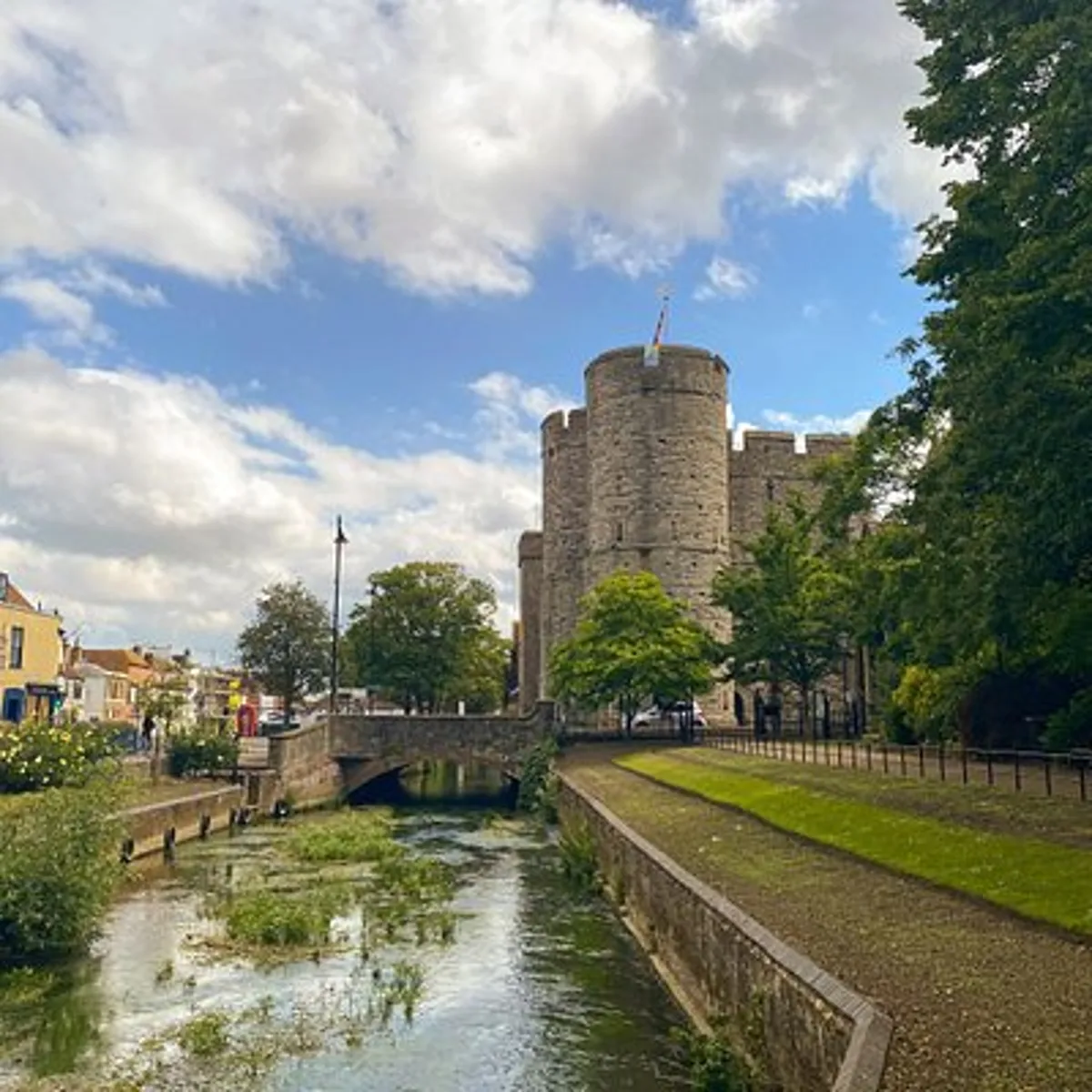 Private Tour to Canterbury, Leeds Castle and The White Cliffs of Dover