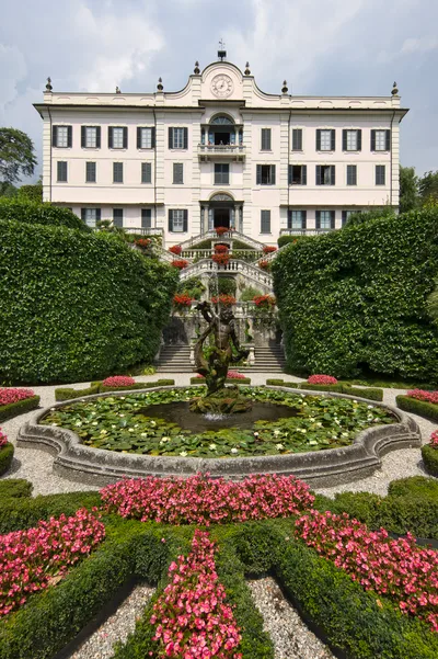 Lake Como and Bellagio Day Trip with Private Boat Cruise from Milan