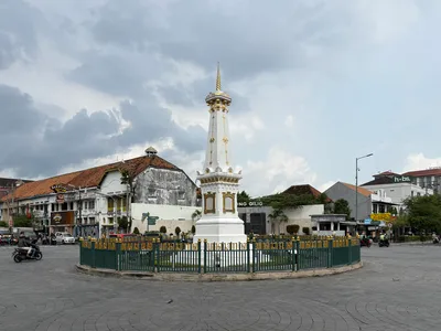 Yogyakarta Small-Group Night Walking and Food Tour