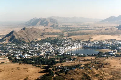 Pushkar Spiritual City Walking Tour by The Pushkar Route Including Gurudwara, Brahma Temple, and Pushkar Lake