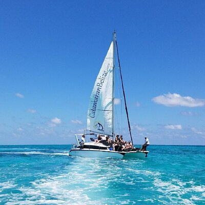 Catamaran Belize - Coral Tours Sailing