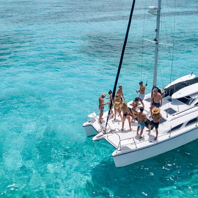 Catamaran Sailing Isla Mujeres
