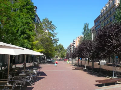 Barcelona With Locals Private Wine and Tapas Tour