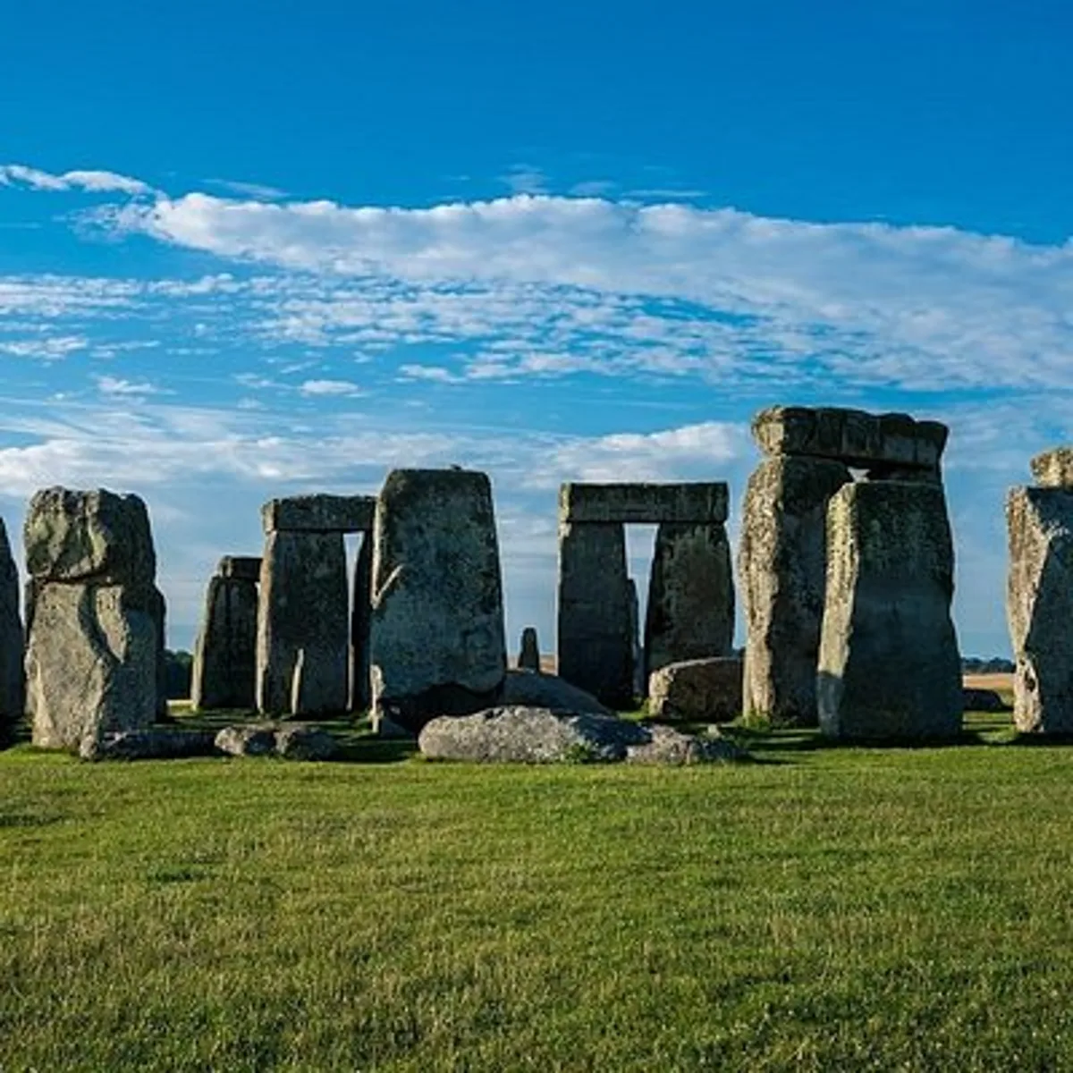 Stonehenge and Oxford Day Tour from London Including Admission