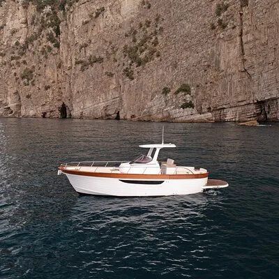 Charter Coast Luxury