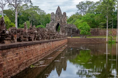 Angkor Wat Small-Group Day Tour with Lunch, Sunset at Phnom Bakheng in Siem Reap