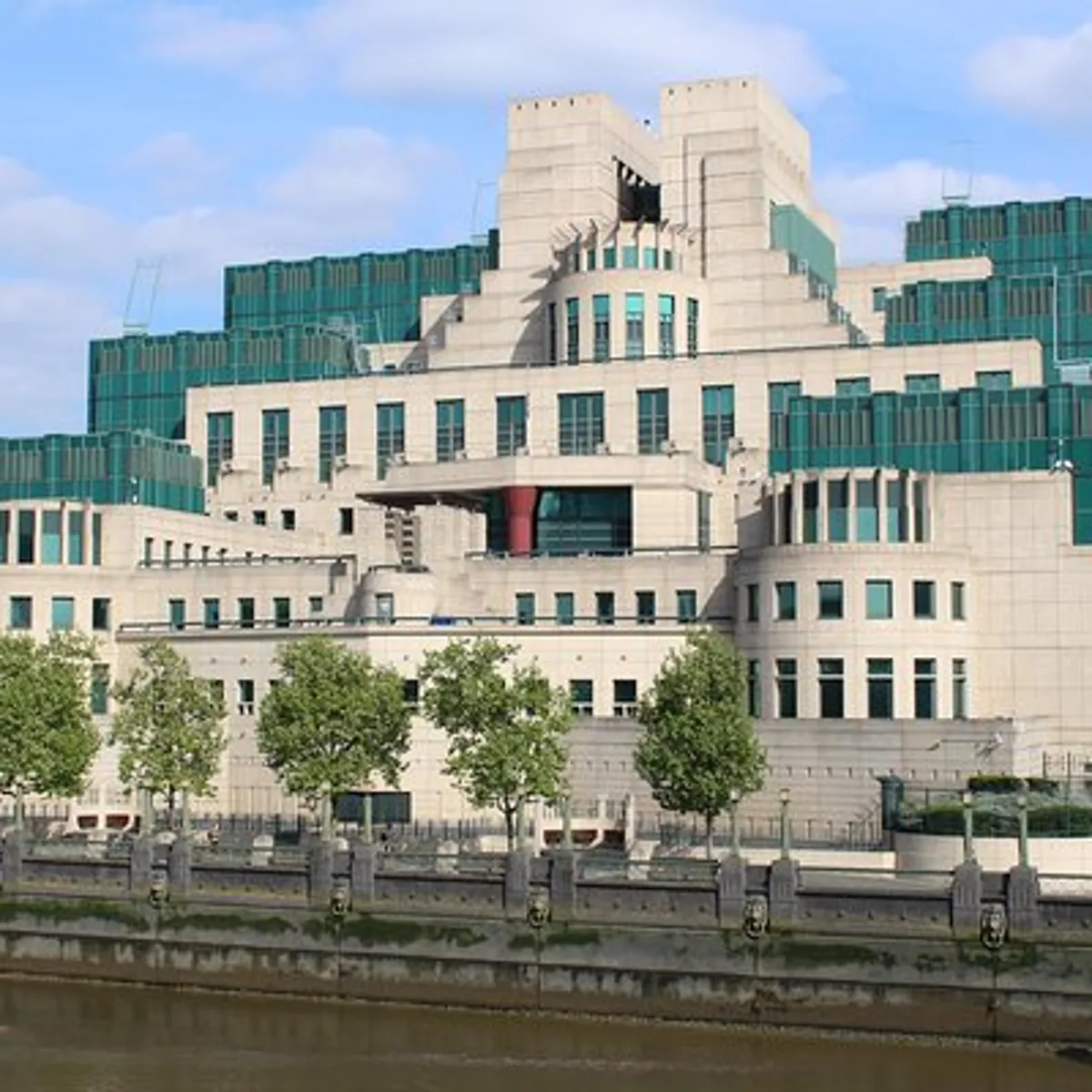 James Bond Film Location Walking Tour in London
