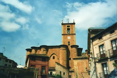 Pamplona Rioja Like a Native Wine Tour with Three Vineyard Visits, Lunch, and Private Transport
