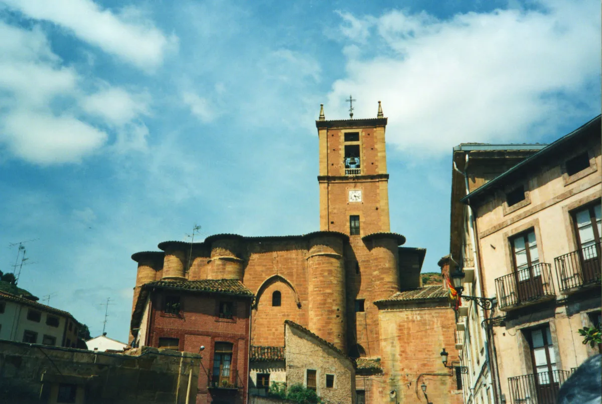 Pamplona Rioja Like a Native Wine Tour with Three Vineyard Visits, Lunch, and Private Transport
