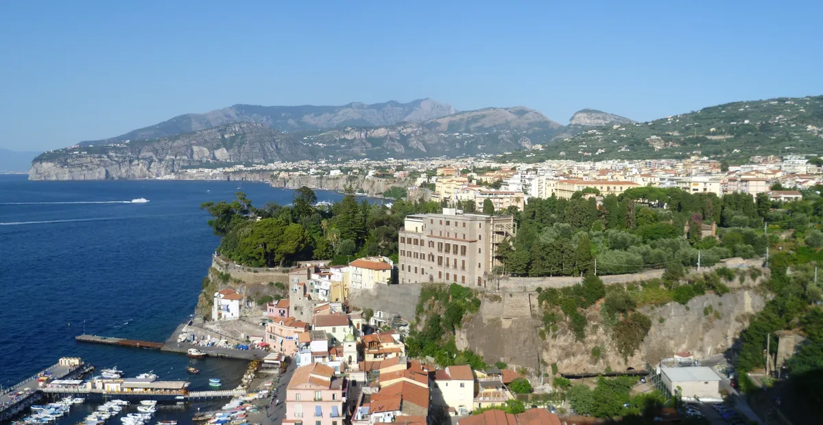 Shared Full-Day Capri and Anacapri Tour with Jet Boat and Minibus from Sorrento